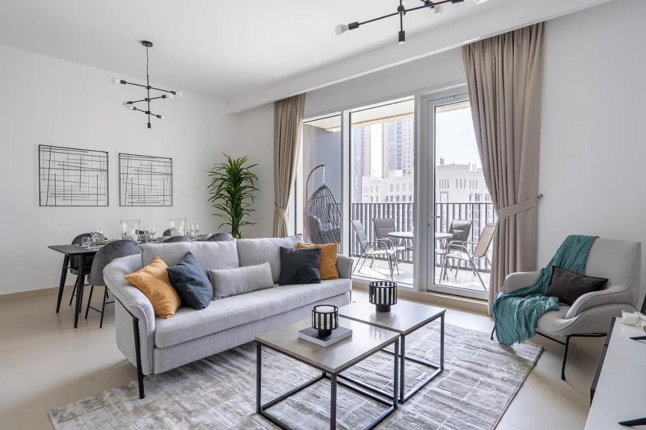 Apartment Higuests - Artistic Apt With Balcony Overlooking Dubai Canal